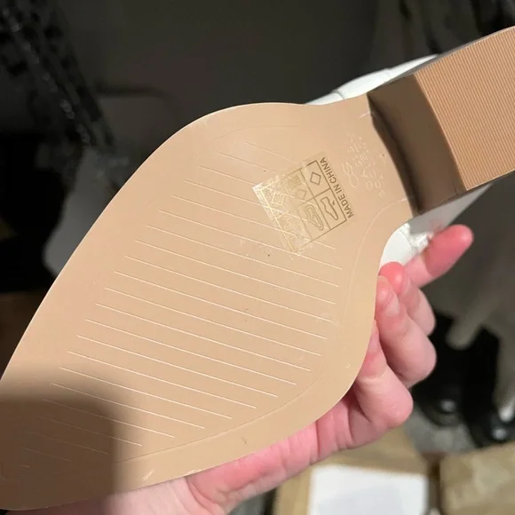 👢🔥 Oasis White Heeled Western Boots | Cowgirl Chic | Statement Fall/winter Boots - Picture 4 of 5